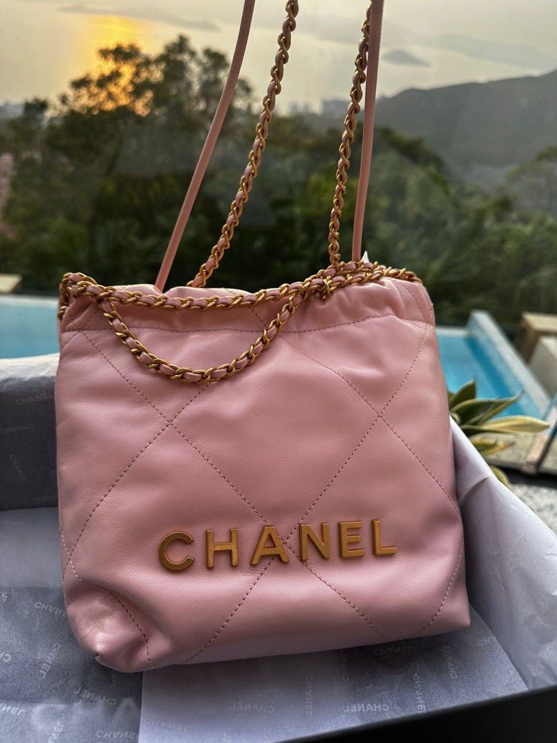 Brand new! Chanel 22 mini pink, 名牌, 手袋及銀包- Carousell