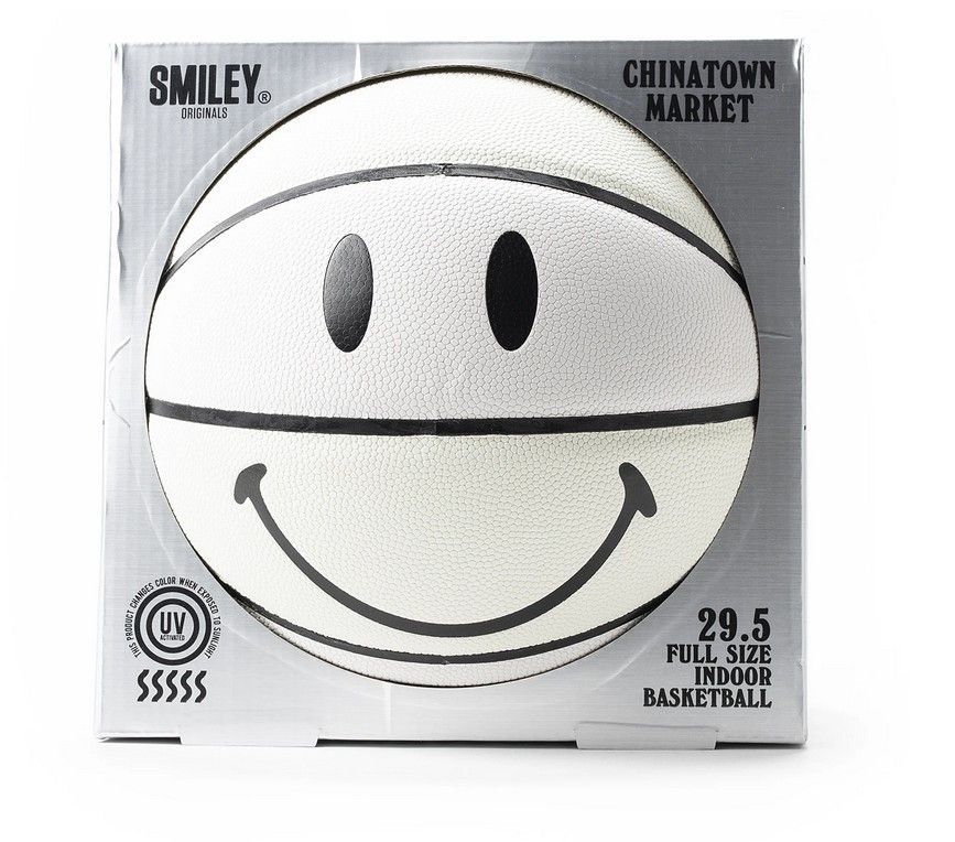 Chinatown Market X Smiley - Ballon de basket ombré, exclusif à UO