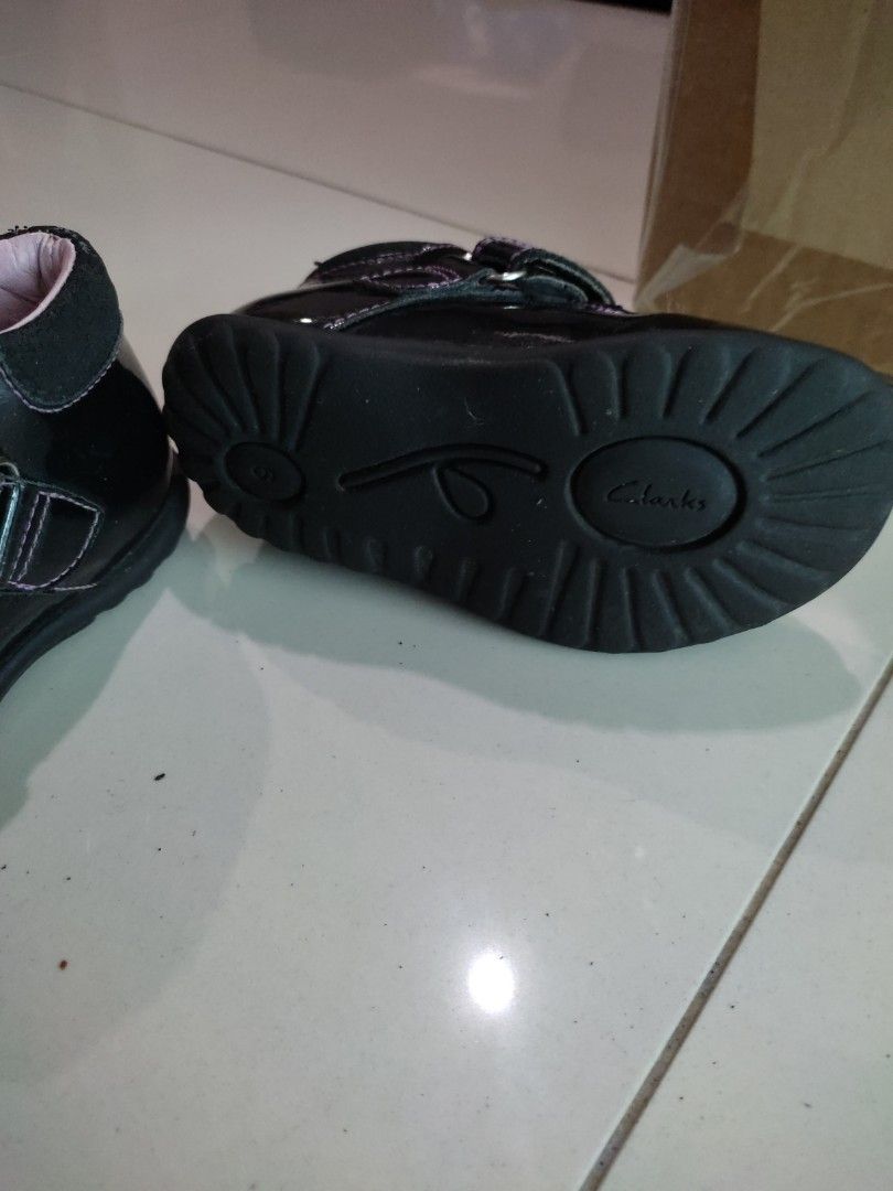 CLARKS Black Leather Shoes size 6G