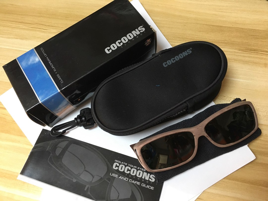 Cocoons sunglasses, 女裝, 手錶及配件, 眼鏡 Carousell