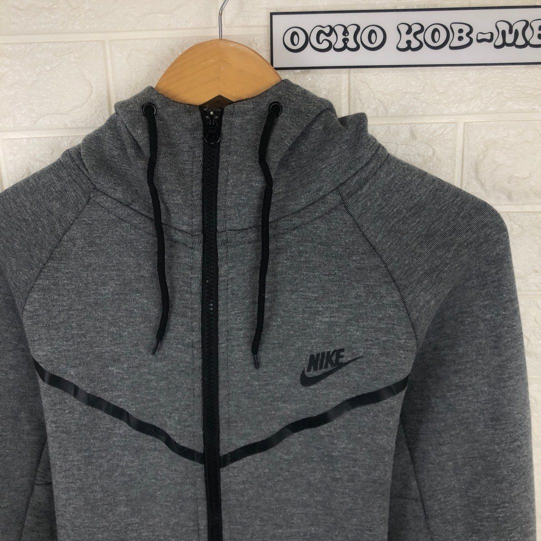 dark gray nike tech fleece