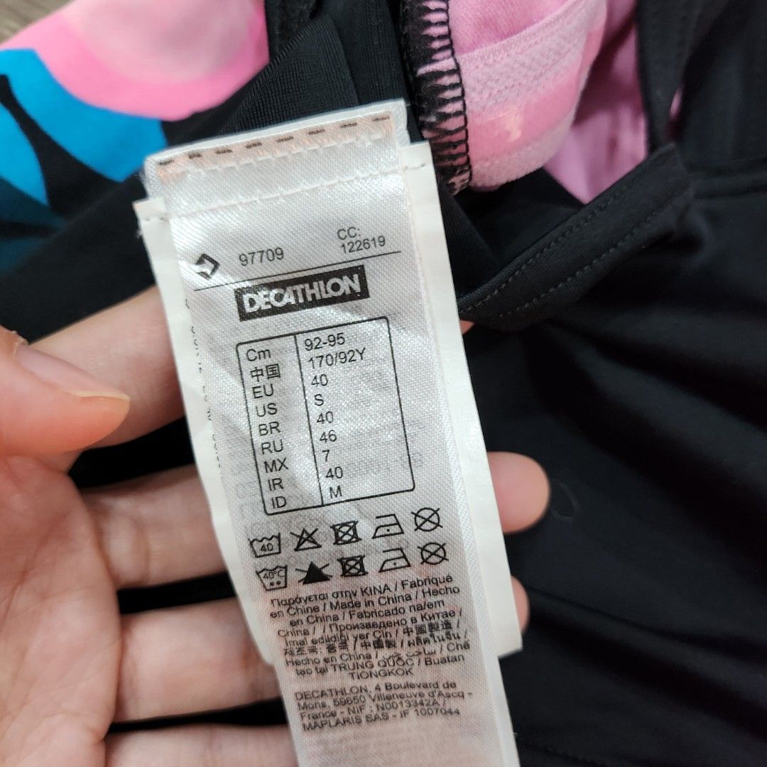 Decathlon Swimwear, Women's Fashion, Swimwear, Rash guard on Carousell