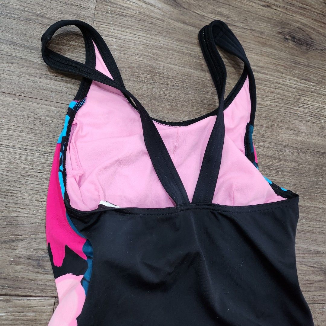 Decathlon Swimwear, Women's Fashion, Swimwear, Rash guard on Carousell