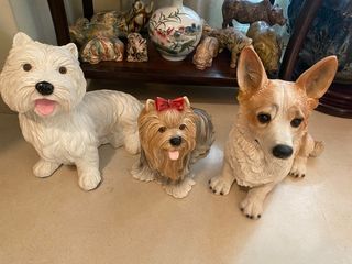 Dog figurines
