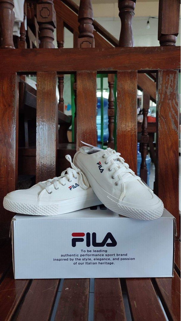 Fila classic kicks on sale b