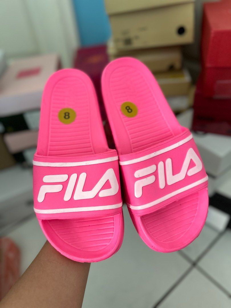Hot pink new arrivals fila slides