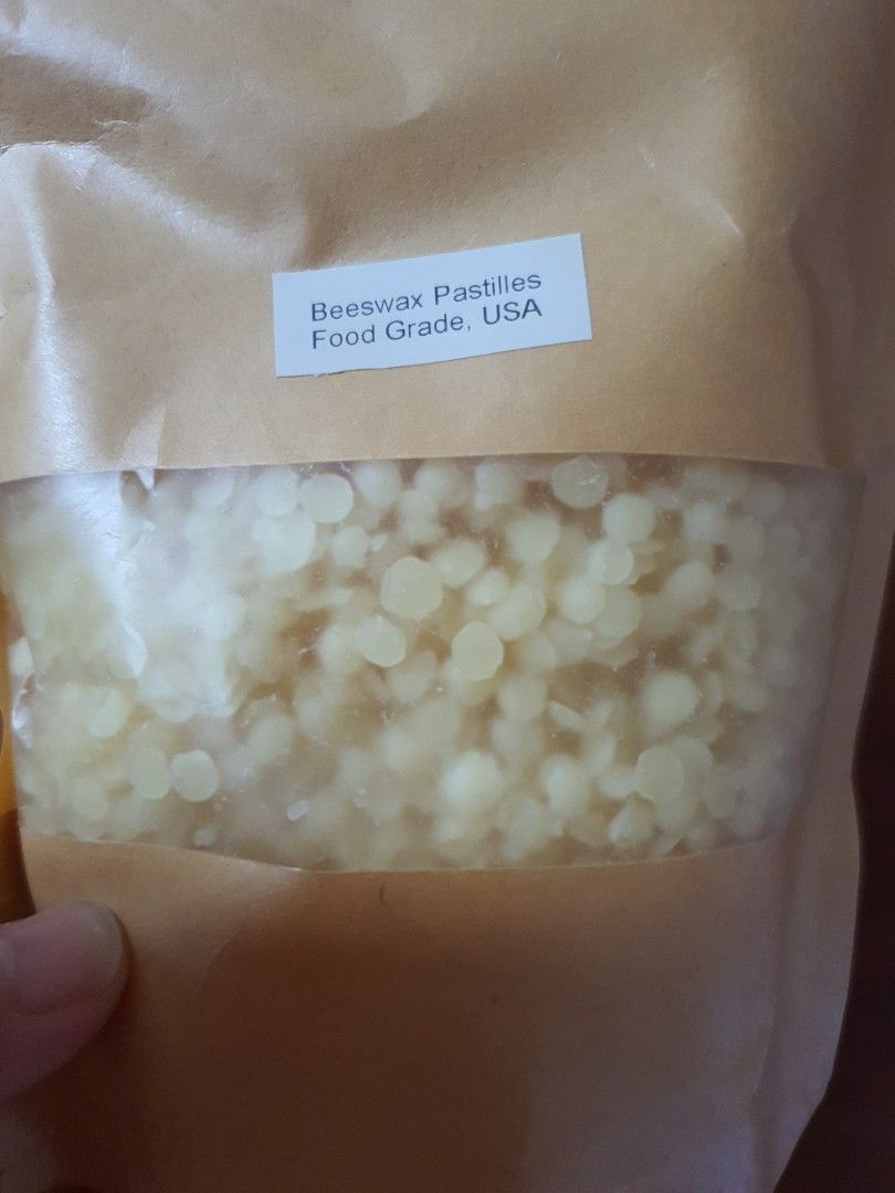 Food grade USA beeswax, Hobbies & Toys, Stationery & Craft, Craft