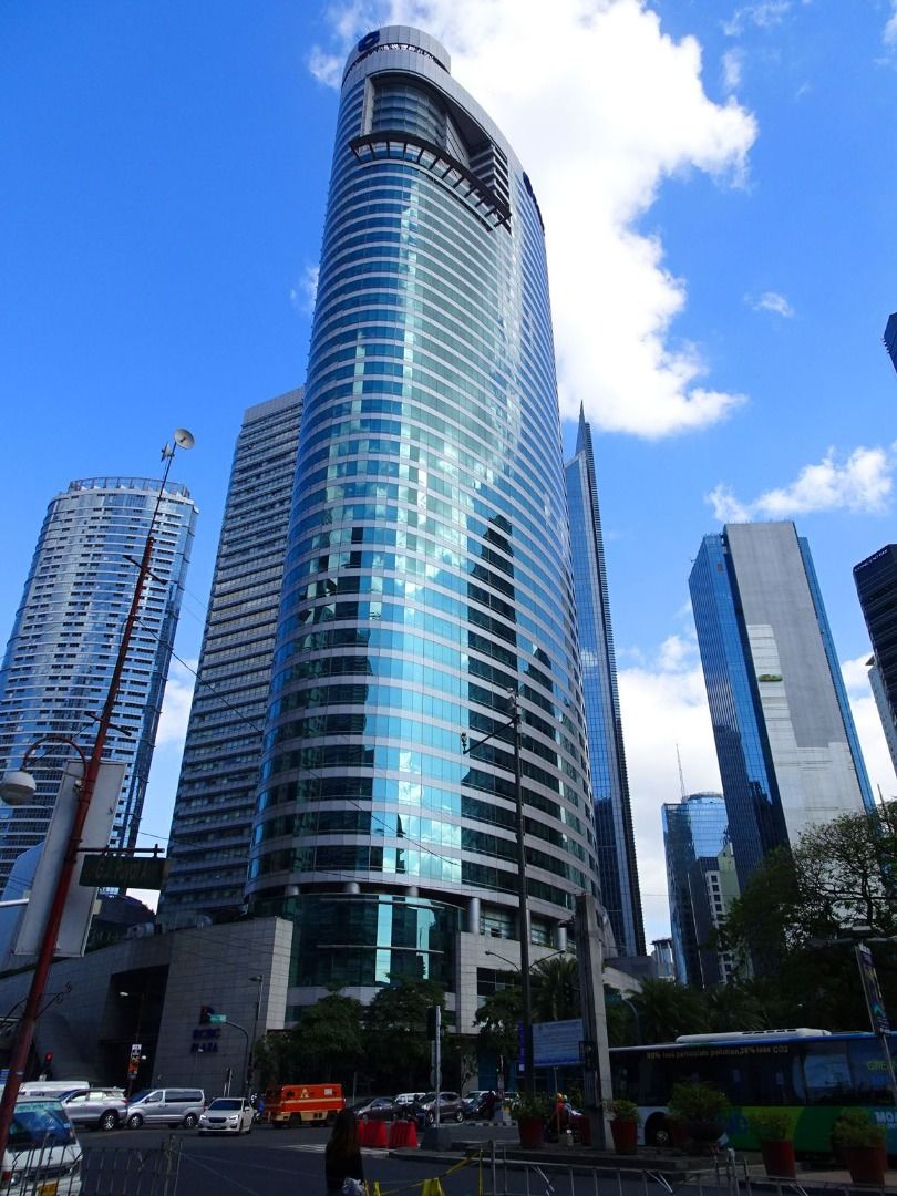 builing-rcbc-plaza-yuchengco-tower-architects-skidmore-owings