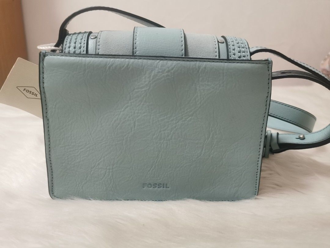 Fossil bag (Category: Cross-body Bags) located in Cainta. Submitted by ronz05 (Listing ID 1220202138, Image 3). Description: Fossil Willey Saddle Bag Suede Leather Blue.