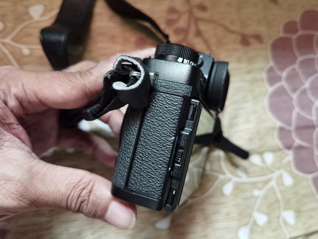 fujifilm XT2 with efx8 flash and low shutter count, Photography