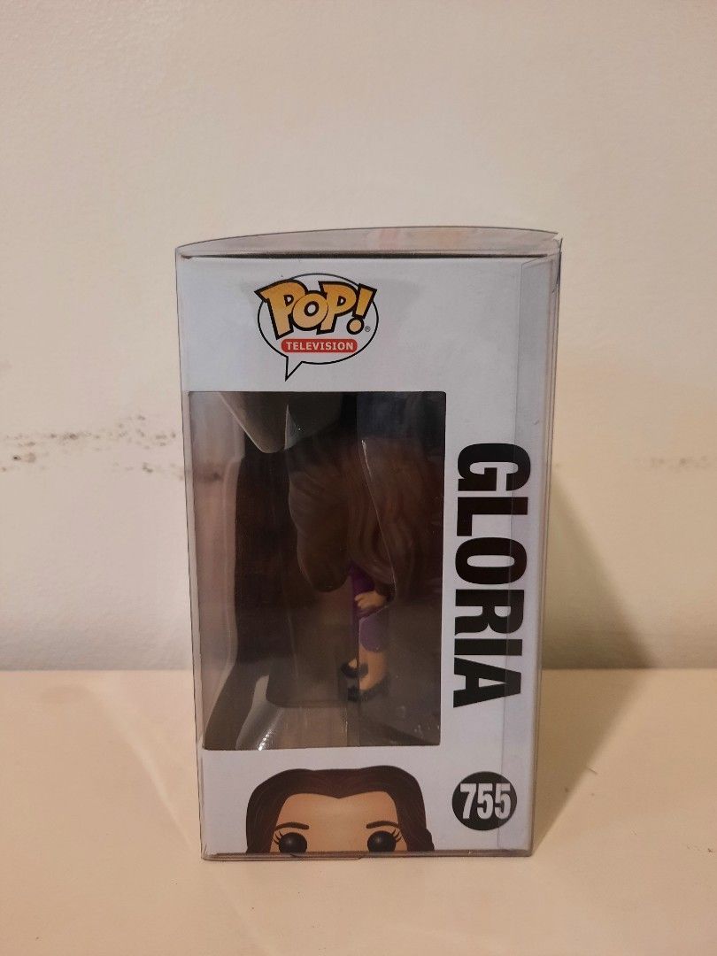 Gloria Delgado Pritchett on Carousell