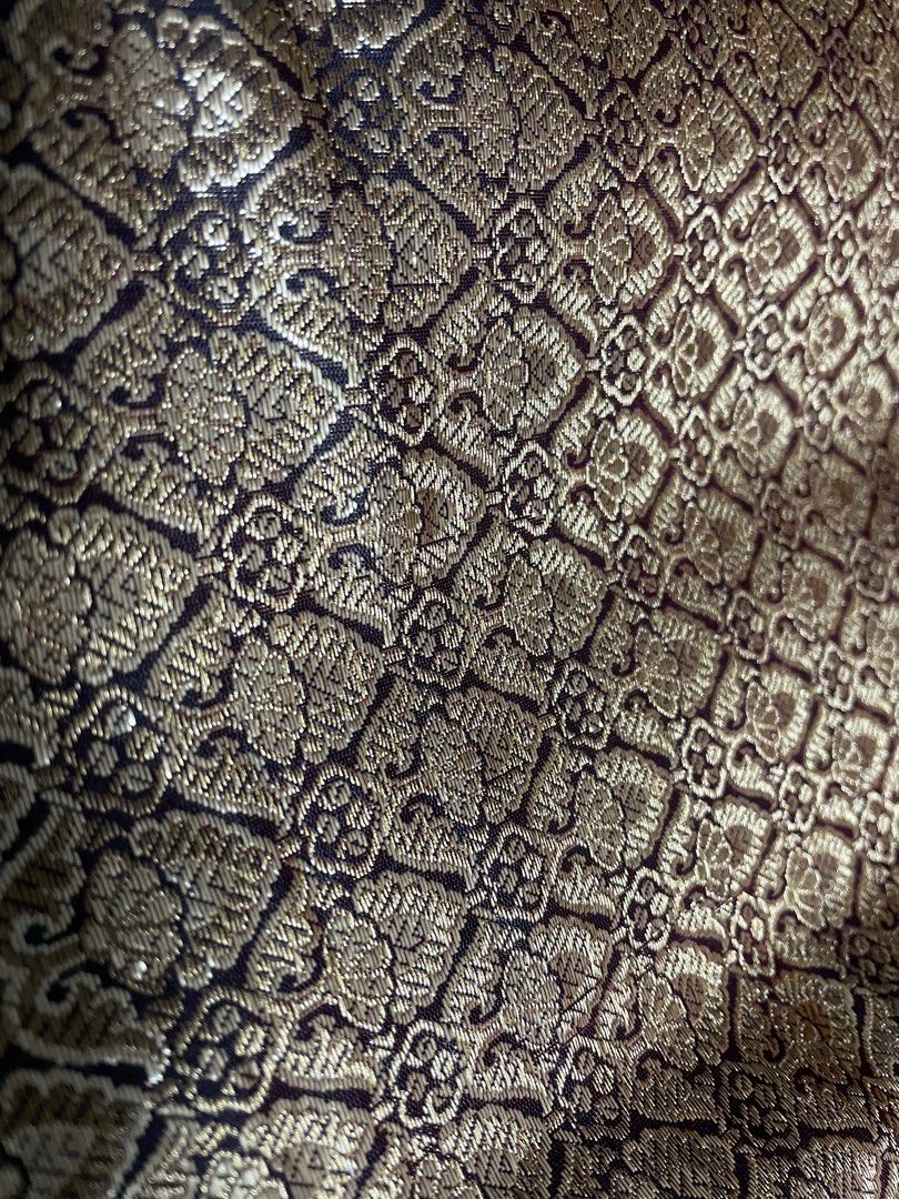 Golden victorian table runner, Furniture & Home Living, Home Decor