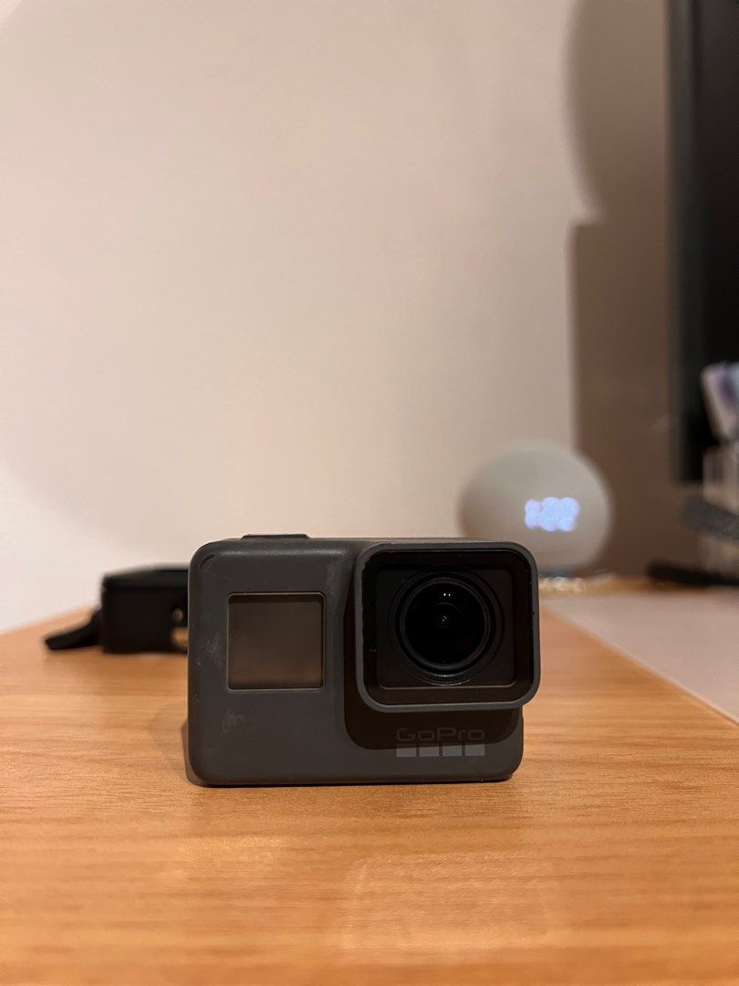 GoPro Hero 5 + 64 gb memory card (Category: Cameras) located in Bacoor. Submitted by hundeclutters (Listing ID 1220311310, Image 2). Description: GoPro Hero 5 - used twice only then kept unused With charging cord, battery, and 64 gb memory card.