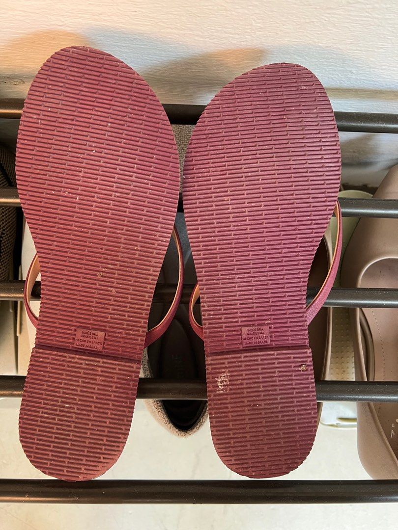 Havaianas slipper, Women's Fashion, Footwear, Flipflops and Slides on
