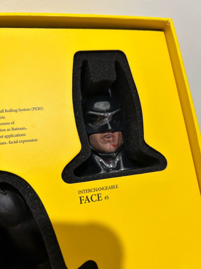 Hot Toys Batman DX09 (1/6 scale collectible), Hobbies & Toys