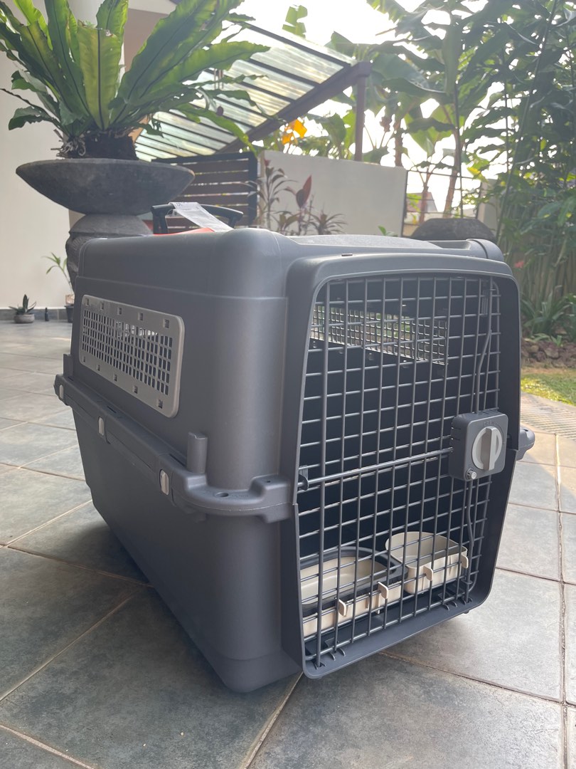 IATA approved Pet Travel Crate (80x57x60cm), Pet Supplies, Homes