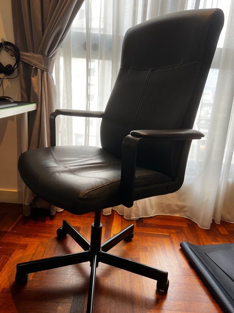 Ikea desk best sale chair millberget