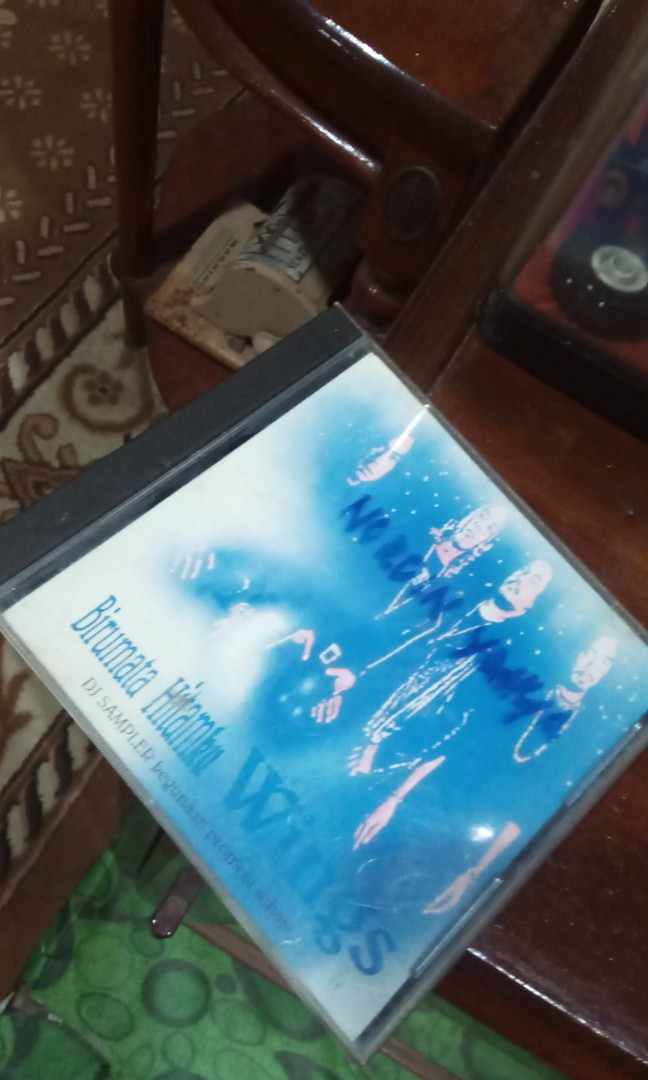 inlay cd wings biru mata hitamku, Hobbies & Toys, Collectibles