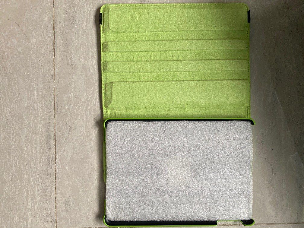 Ipad case (Category: Cases & Sleeves) located in Singapore. Submitted by vxdfc (Listing ID 1220248154, Image 2). Description: Selling brand new ipad 9.7 casing Suitable for IPad Air 1 iPad Air 2 Ipad 5th gen Ipad 6th gen Have many .