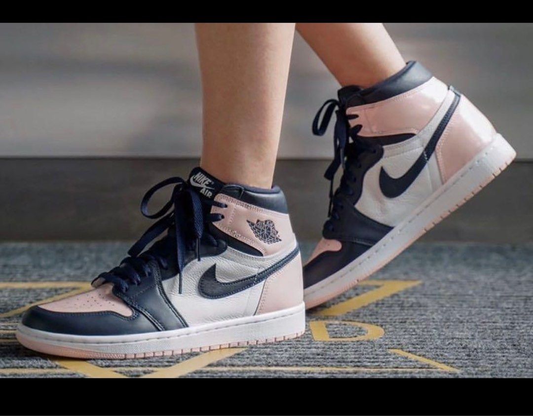 Below RTP STEAL Jordan 1 Bubblegum