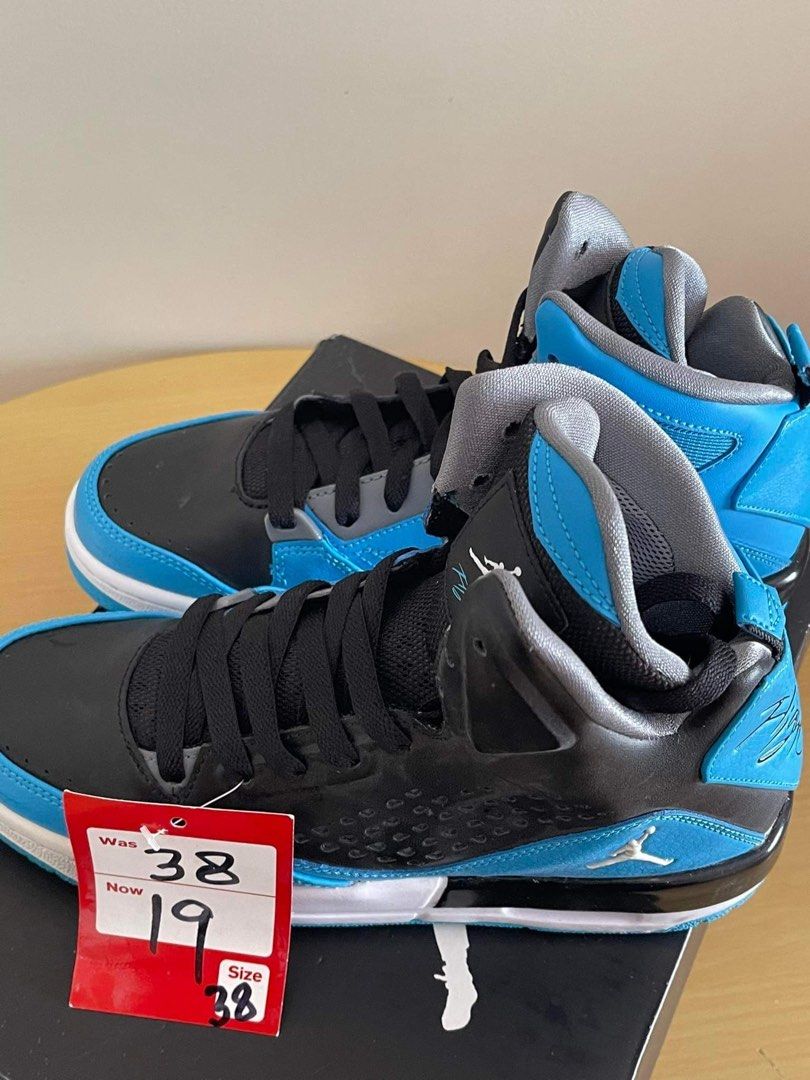 JORDAN SC Europe size- 38 (24cm) (Category: Sneakers) located in Las Pinas. Submitted by d.alejado (Listing ID 1220185628, Image 2). Description: JORDAN SC Europe size- 38 (24cm) ORIG price- 7,500 (NEGO) From: kuwait, unused with price tag Issue: worn out box due to airport custom’s inspection .
