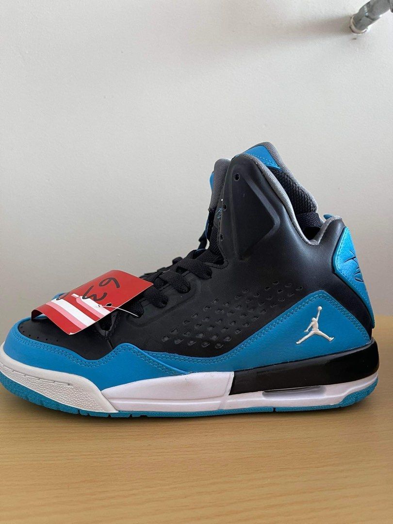 JORDAN SC Europe size- 38 (24cm) (Category: Sneakers) located in Las Pinas. Submitted by d.alejado (Listing ID 1220185628, Image 3). Description: JORDAN SC Europe size- 38 (24cm) ORIG price- 7,500 (NEGO) From: kuwait, unused with price tag Issue: worn out box due to airport custom’s inspection .