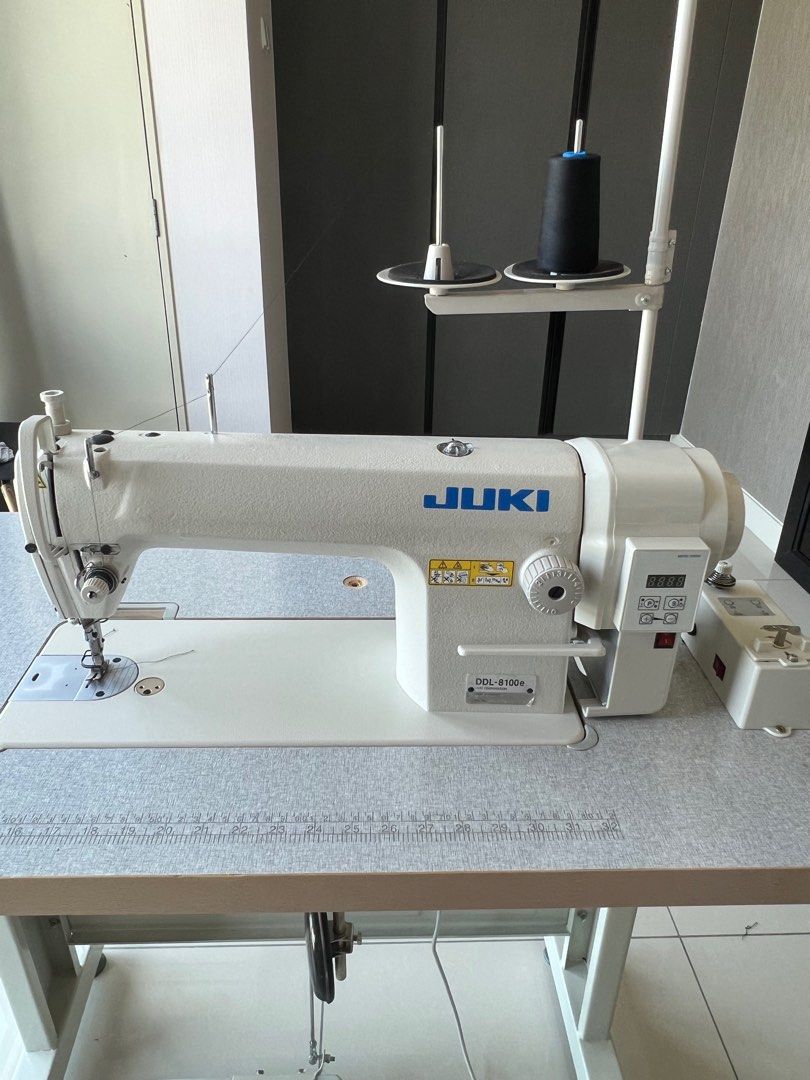JUKI Industrial Sewing Machine with Auto ThreadSpinning Machine (DDL