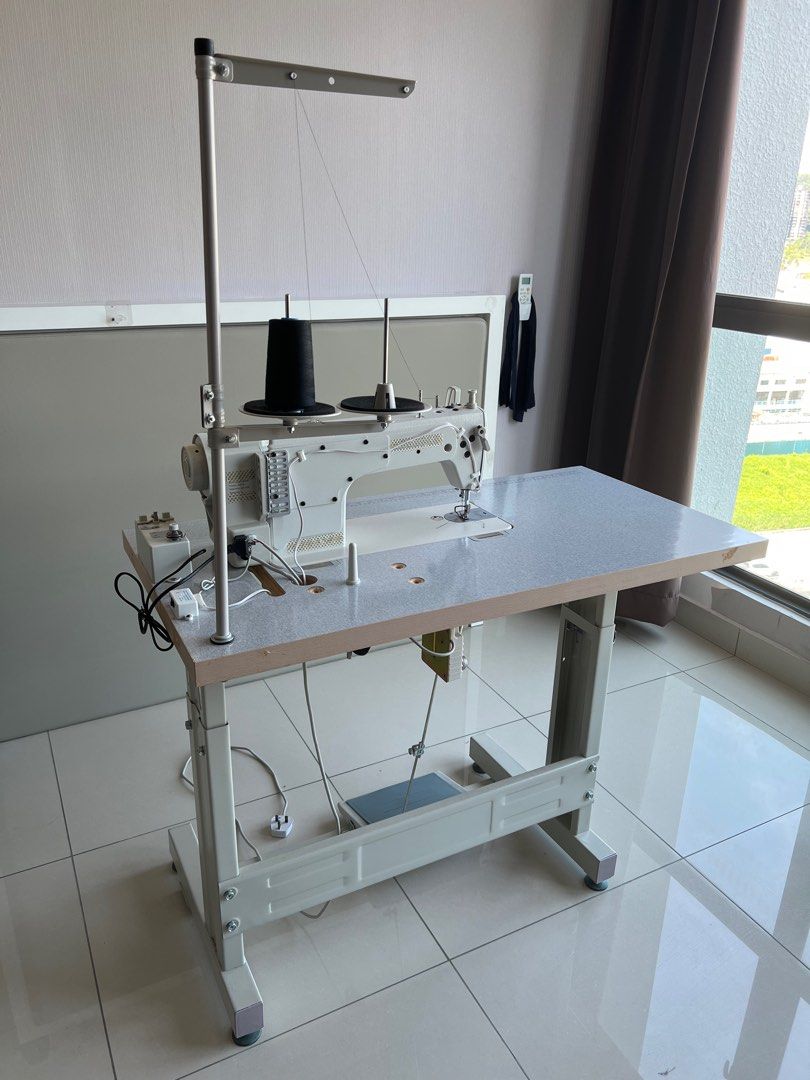 JUKI Industrial Sewing Machine with Auto ThreadSpinning Machine (DDL