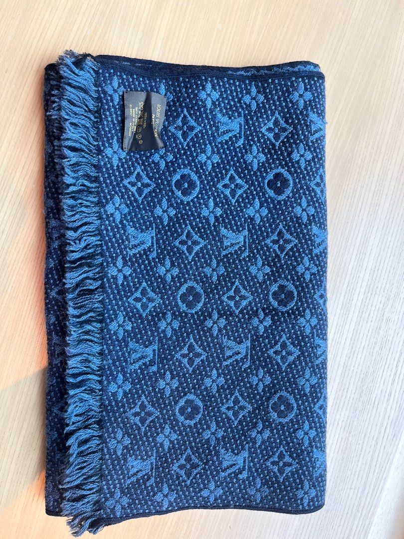 Louis Vuitton Monogram Classic Scarf - Blue, 名牌, 飾物及配件- Carousell