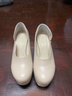 (Category: ) located in . Submitted by noonas.vanity (Listing ID 1220283929, Image 1). Description: .