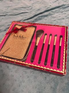 Makeup Brush Set Nicole Miller New York with Travel Pouch Holder