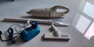 MAKITA wiresless & chargeable Vacuum Cleaner