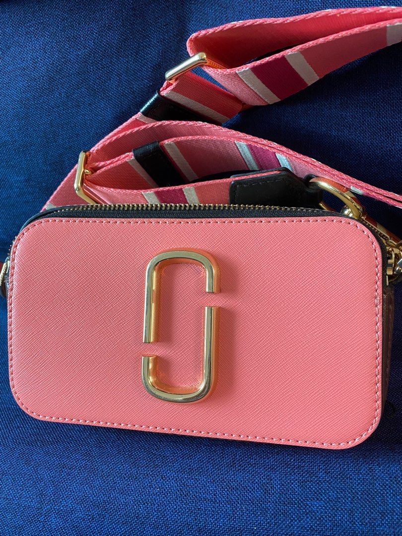 Marc Jacobs （分類：手袋及銀包）位於 Hong Kong。 由 cherrycharlene 提交（商品編號 1220204932，圖片 1）。簡介： 。