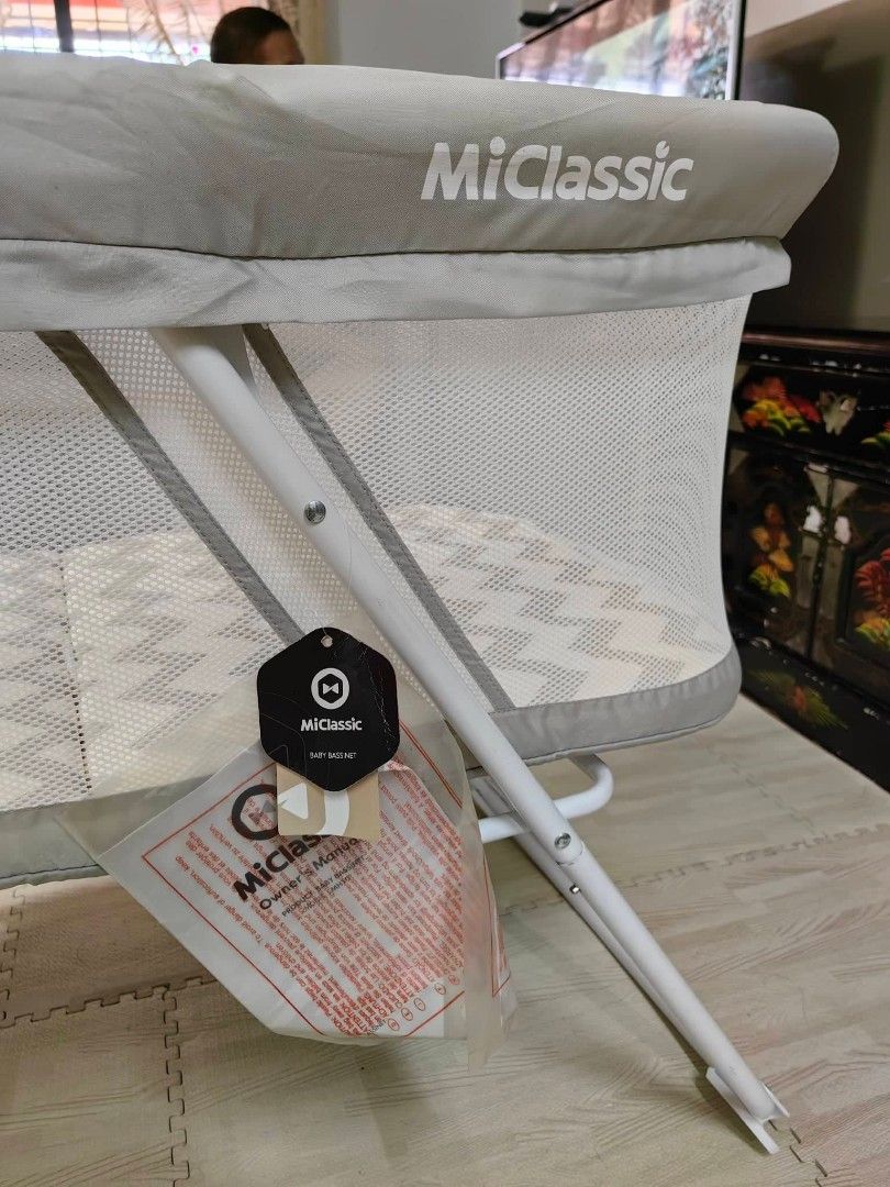 Miclassic crib Babies Kids Baby Nursery Kids Furniture Cots