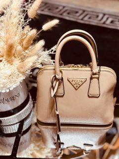 Mini sling bag