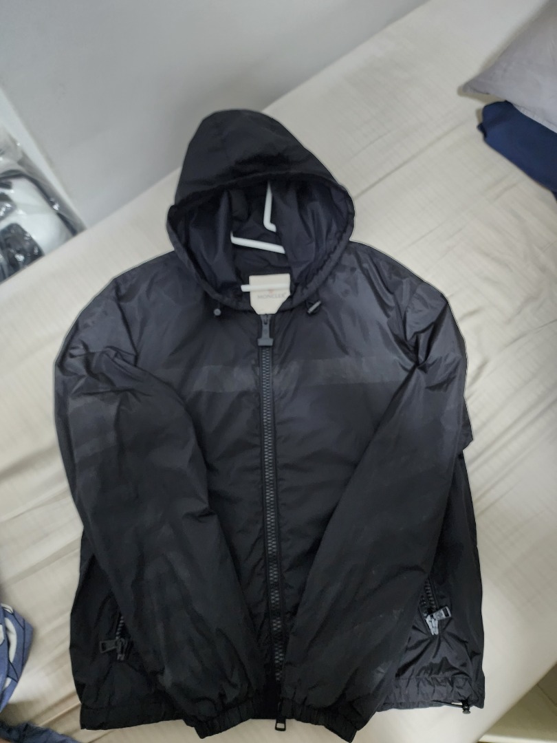 Moncler off white jacket black 2025