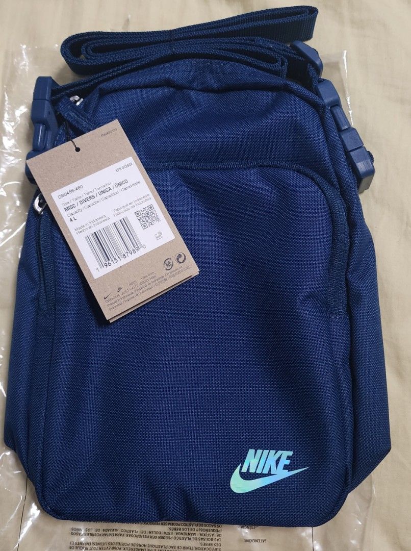 Nike cordura sling bag new arrivals mall price