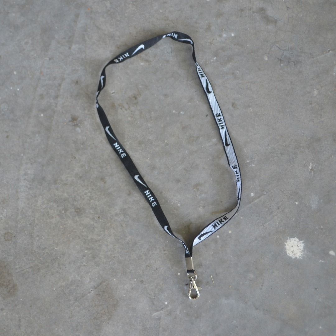 Nike hotsell white lanyard