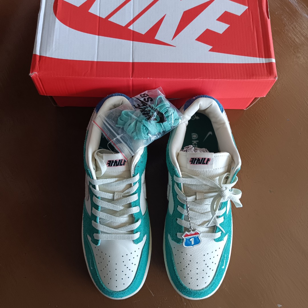 Nike X Kasina Dunk Low Road Sign - Kasina Exclusive CZ6501-101 on Carousell