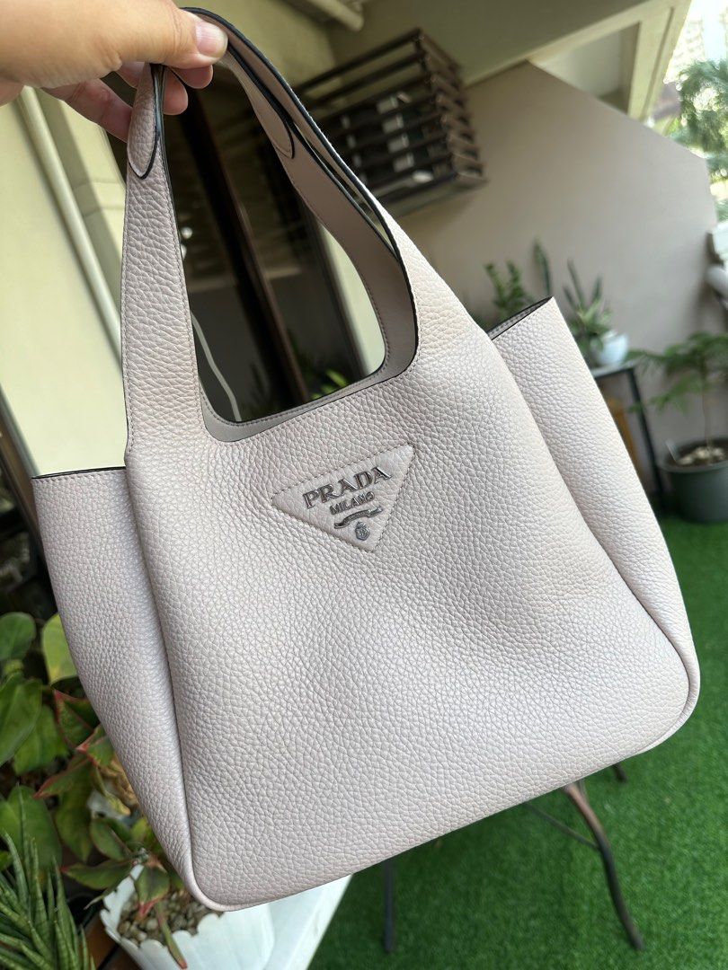 Prada Black Leather Bar Top Handle Convertible Handbag – Dignity Jewels Inc.