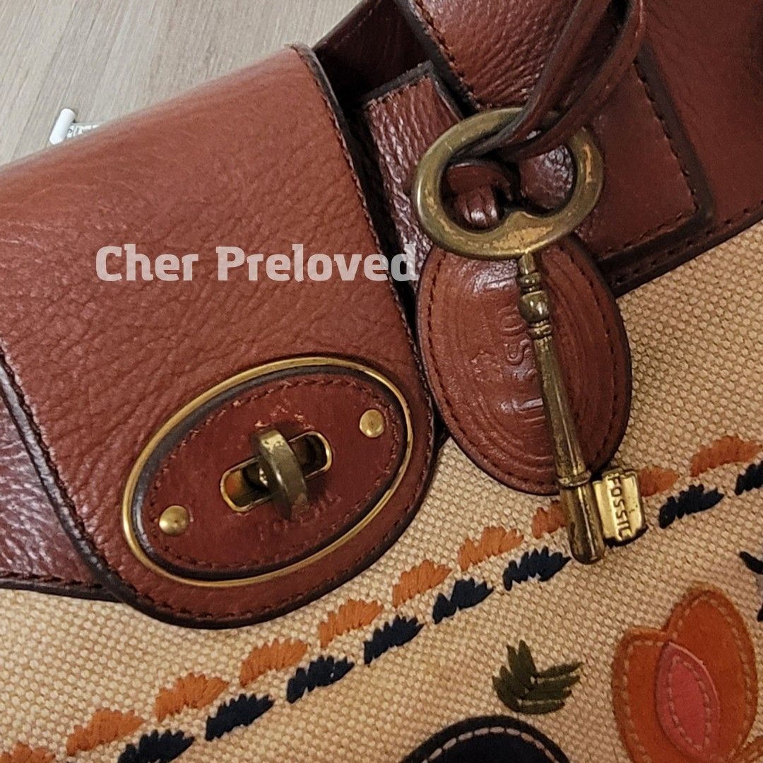 Preloved Fossil Tote bag, Women's Fashion, Bags & Wallets, Tote Bags on