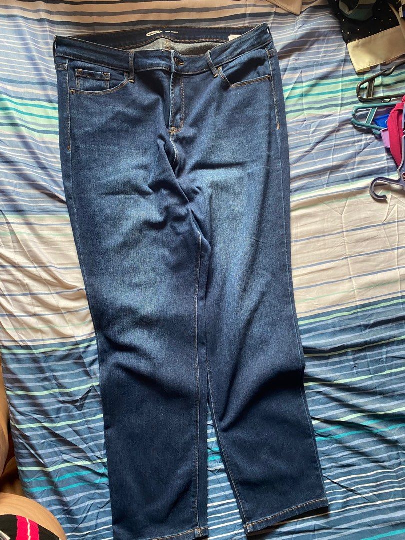 Preloved Old Navy Jeans (Category: Jeans) located in Quezon City. Submitted by patsutsay21 (Listing ID 1220242458, Image 1). Description: Preloved Old Navy Power Straight Jeans Size 14 500 only; Original price 800 COD and pick up (Batasan Hills).