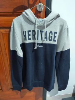 Preloved Sweater Cewe Heritage