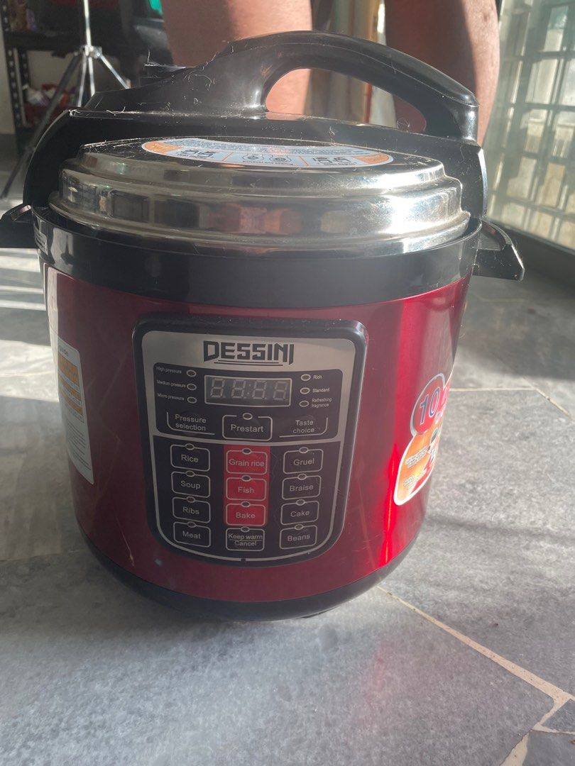 Pressure cooker dessini 6L, TV & Home Appliances, Kitchen Appliances