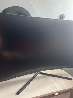 Prism X315 PRO monitor curved