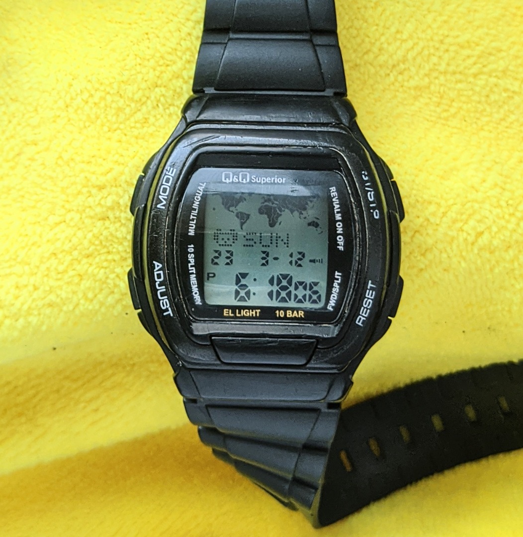 Q Q SUPERIOR DATA BANK WORLD TIME ORIGINAL Fesyen Pria Jam