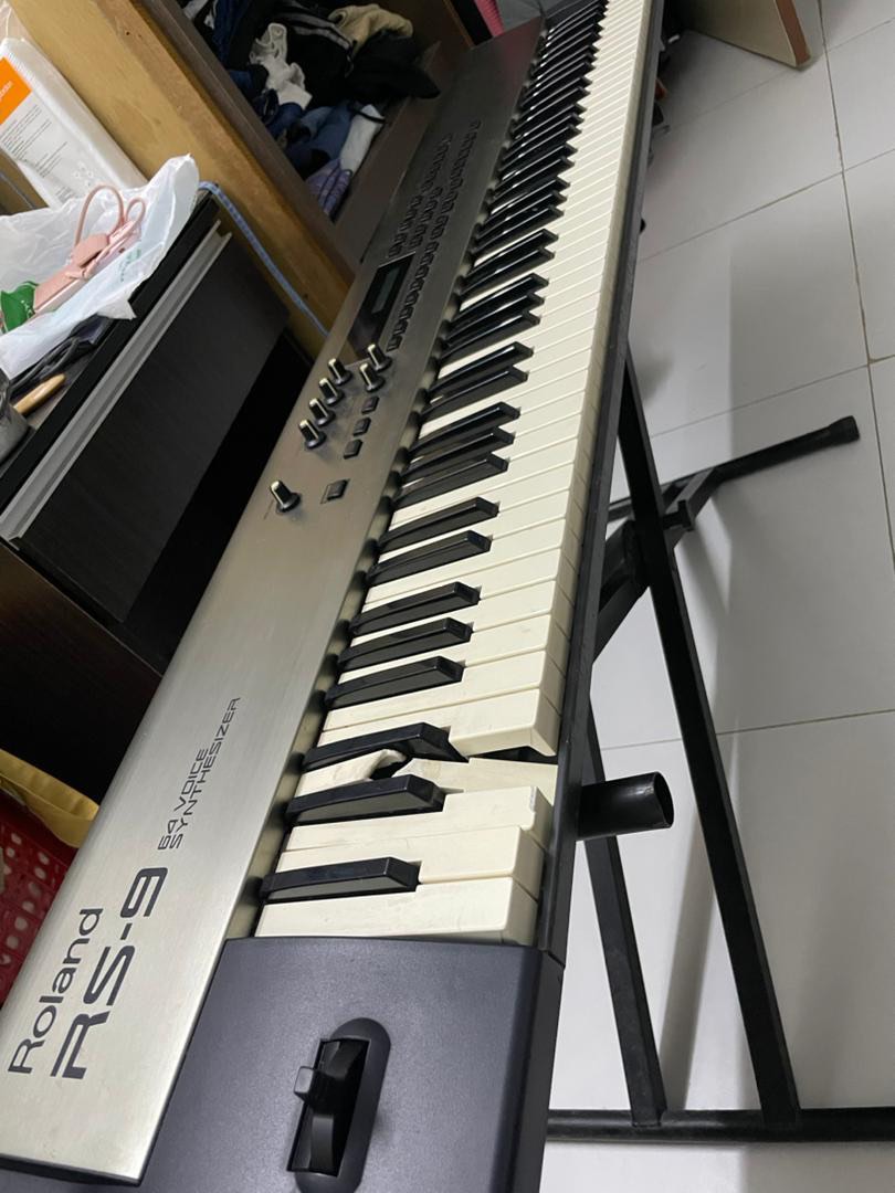 Roland RS9 Synthesizer, Hobbies & Toys, Music & Media, Musical