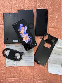 Samsung Galaxy Z Flip 4 8/256GB 5G Fullset Mulus Resmi