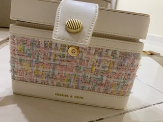 (Category: ) located in . Submitted by kellyleong80 (Listing ID 1220125580, Image 1). Description: .