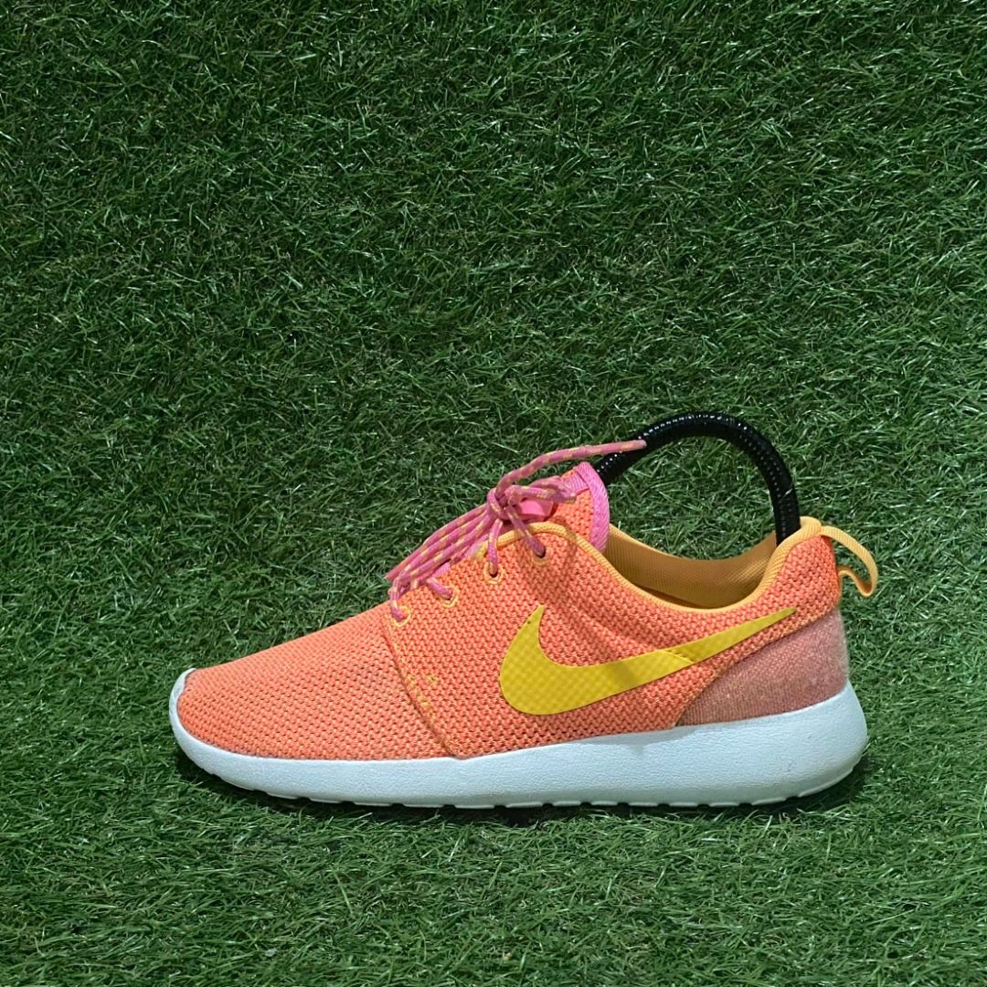 Sneakers Nike Rosherun Orange Second original Fesyen Wanita